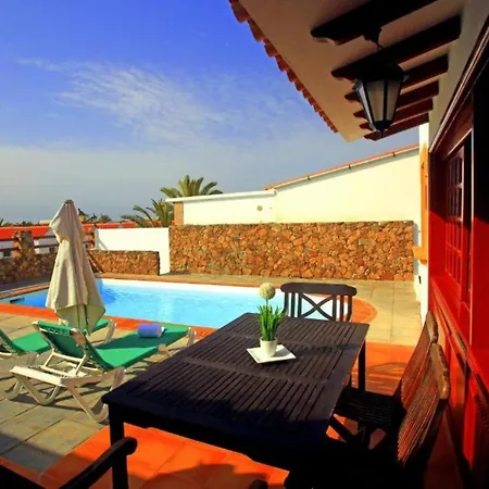 Lvv Con 3 Dormitorios,piscina Privada, Barbacoa, Junto Al Mar